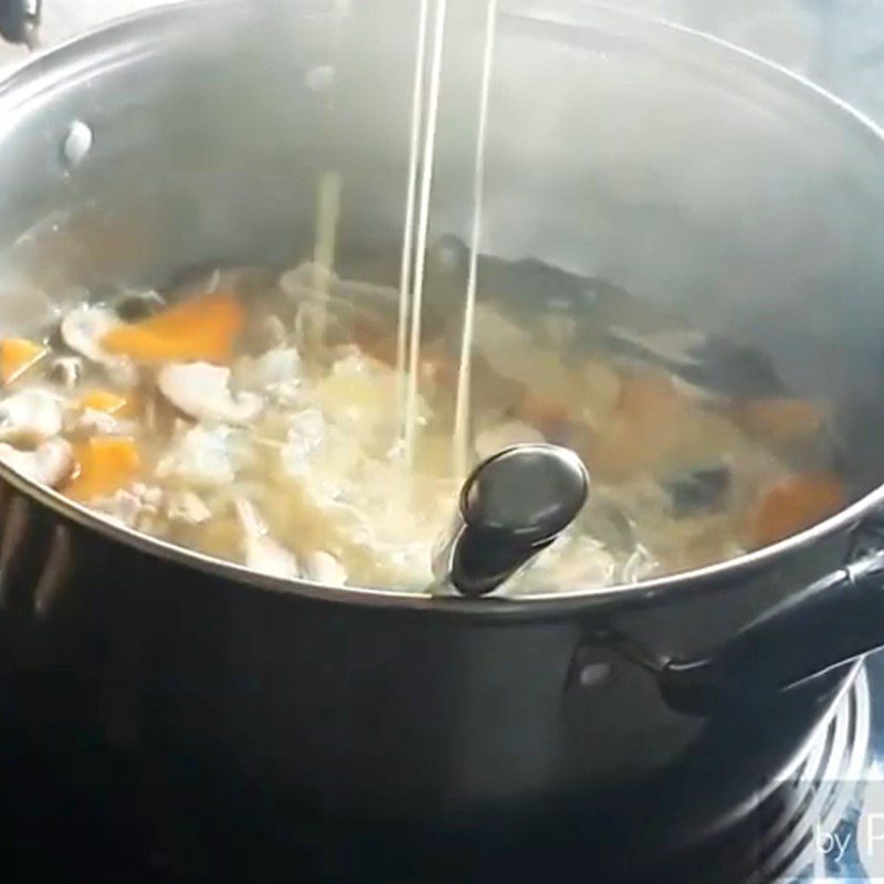 Step 3 Cook the soup for egg drop soup with oats