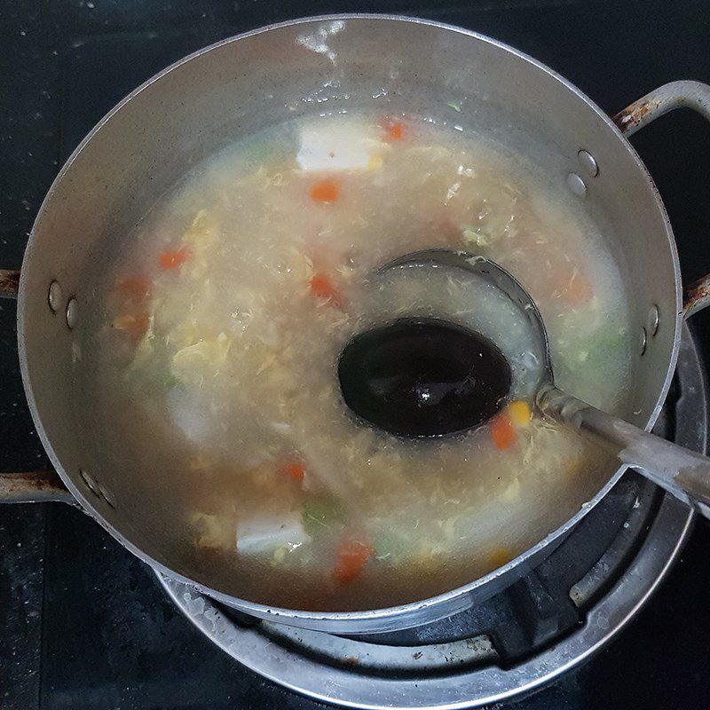 Step 3 Cook the soup for egg drop soup with oats