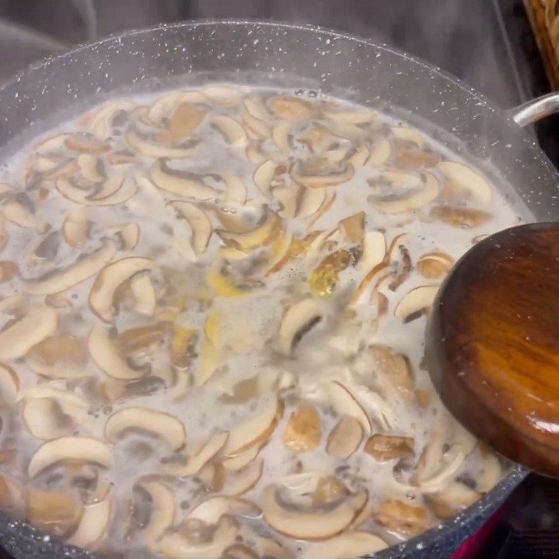 Step 4 Cooking Pork Brain Soup with Oysters