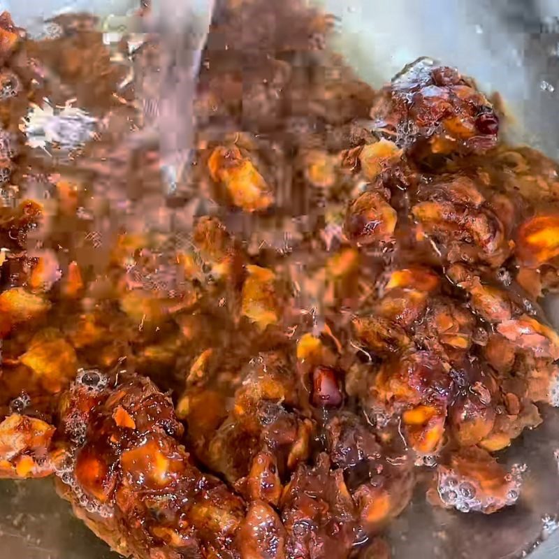 Step 1 Soak tamarind Da Lat seeds with tamarind