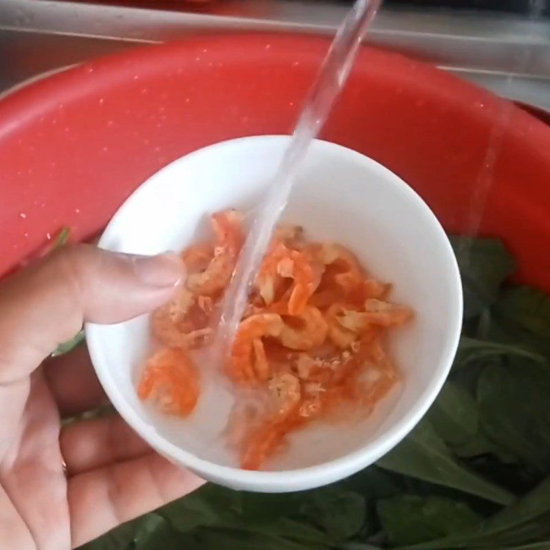 Step 1 Soak the dried shrimp for Plantain soup