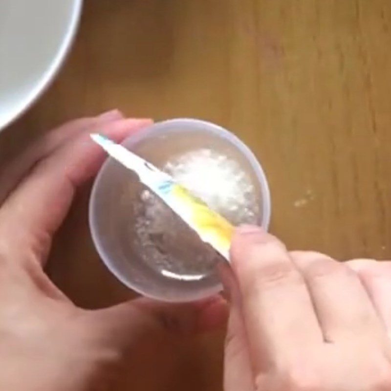 Step 3 Soak and Steam Gelatin Soft Yogurt Rolled with Coconut Crumbs for Baby Weaning