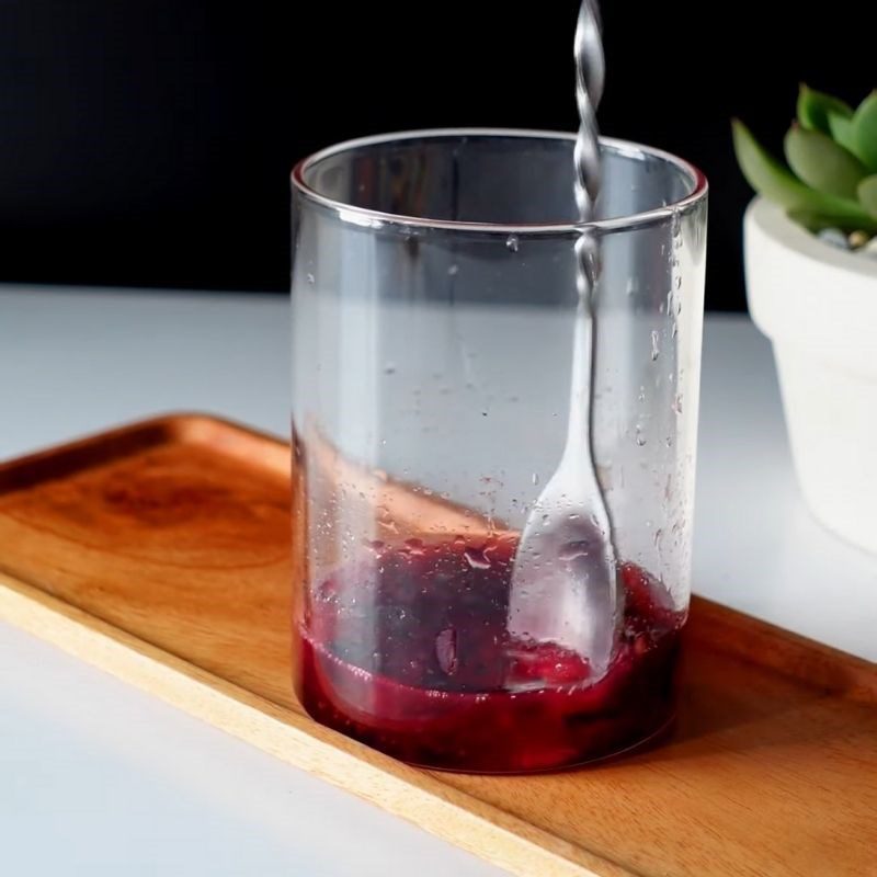 Step 1 Mash the blueberries Fresh blueberry soda