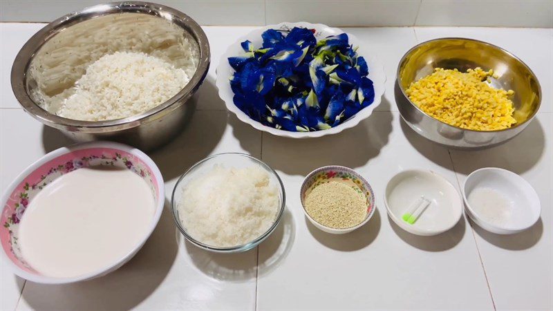 Ingredients for Xôi vị with butterfly pea flowers