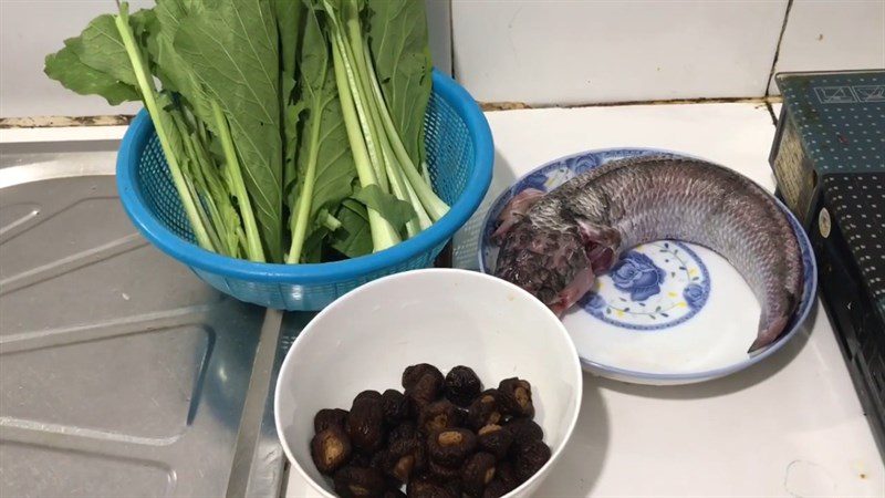 Ingredients for the dish 5 sweet mustard greens soup