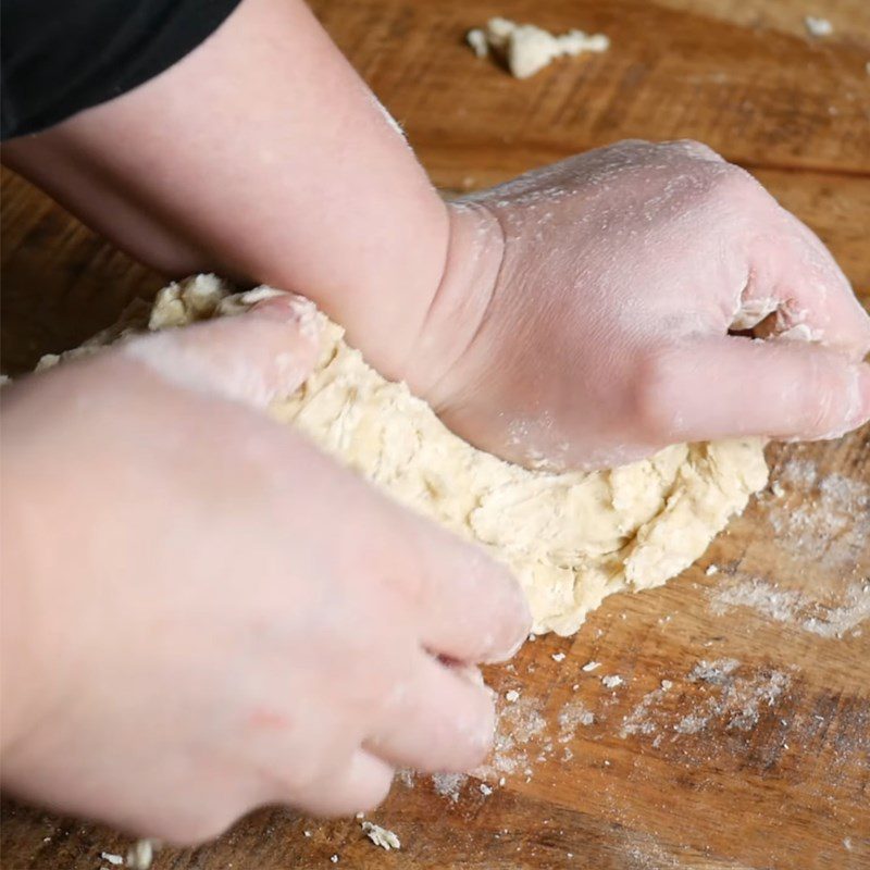 Step 2 Kneading the dough for cheese-filled ravioli with melted eggs