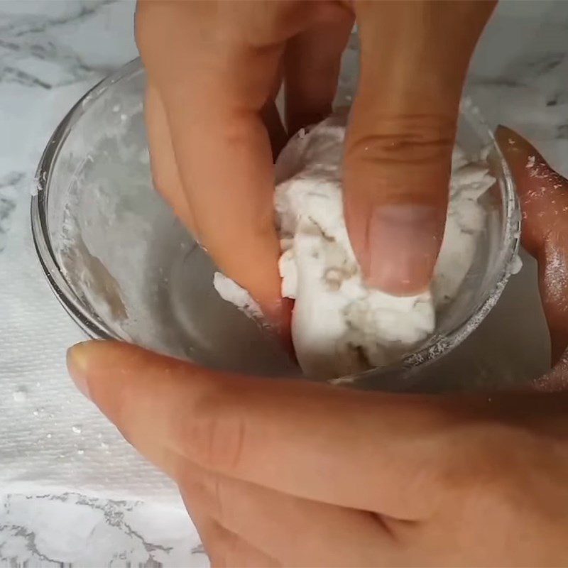 Step 2 Knead the glutinous rice flour for Shaved Ice with Green Tea