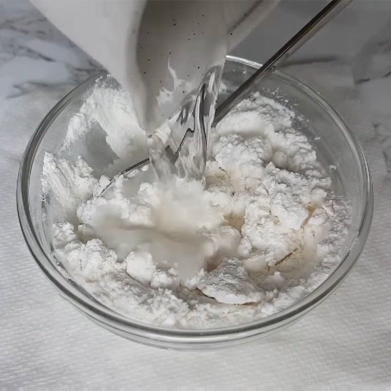 Step 2 Knead the glutinous rice flour for Shaved Ice with Green Tea