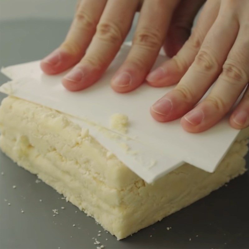 Step 2 Kneading and Mixing the Dough Cream Scone