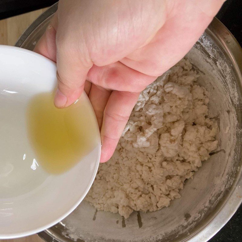 Step 1 Kneading dough Fried Flour Cake with Sweet Filling