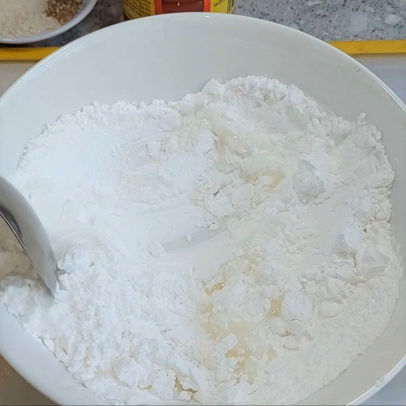 Step 2 Knead the dough for vegetarian rose dumplings