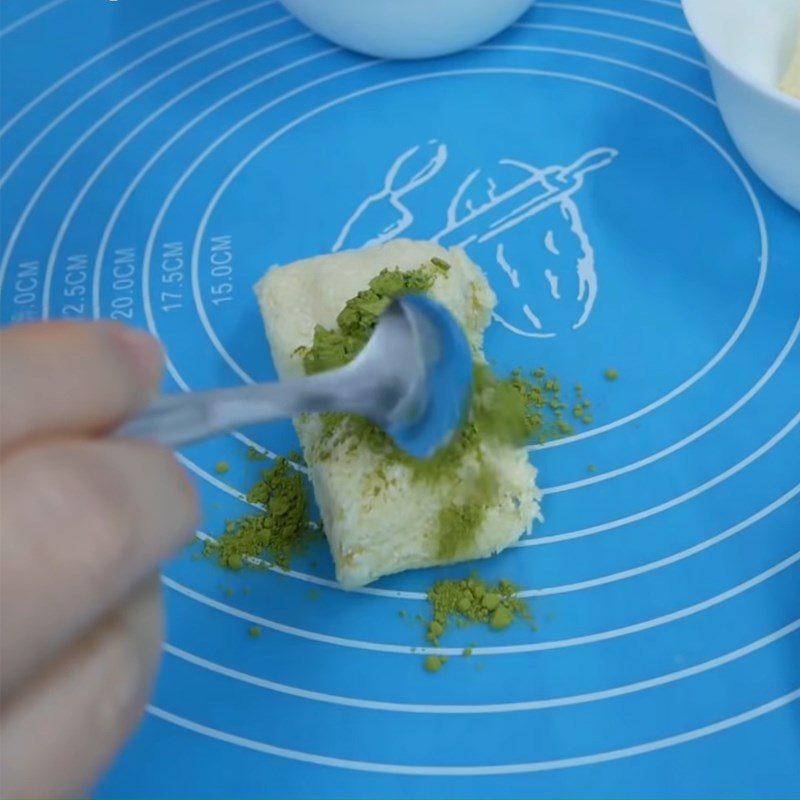 Step 3 Mixing the dough with color and shaping Colorful raffaello cake