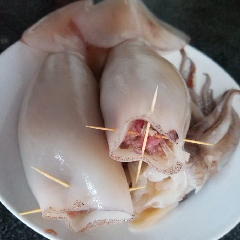 Step 3 Stuff and steam the squid Stuffed squid fried with fish sauce