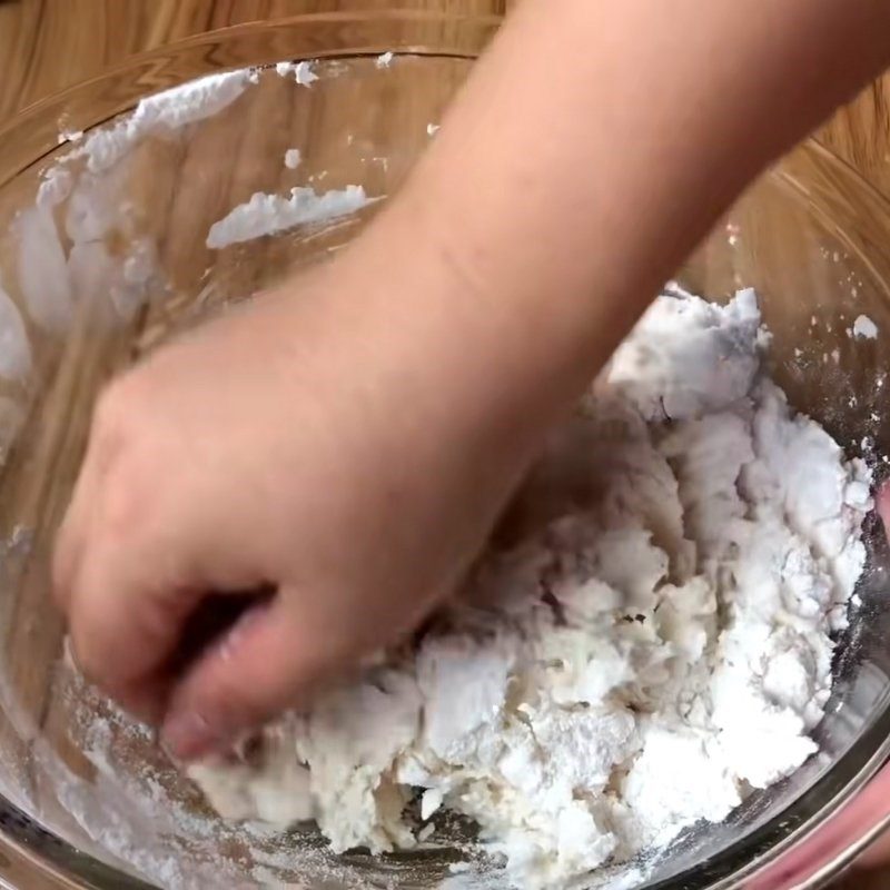 Step 2 Knead and let the dough rise for the first time for milk buns without filling