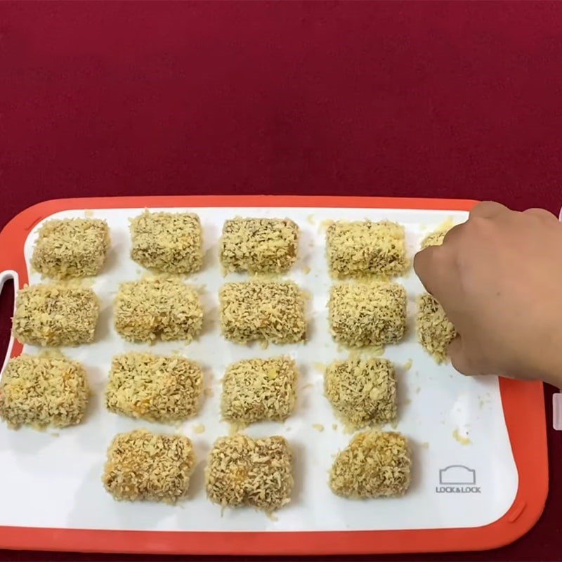 Step 6 Dip the dough and fry the Fresh milk cake with chocolate flavor