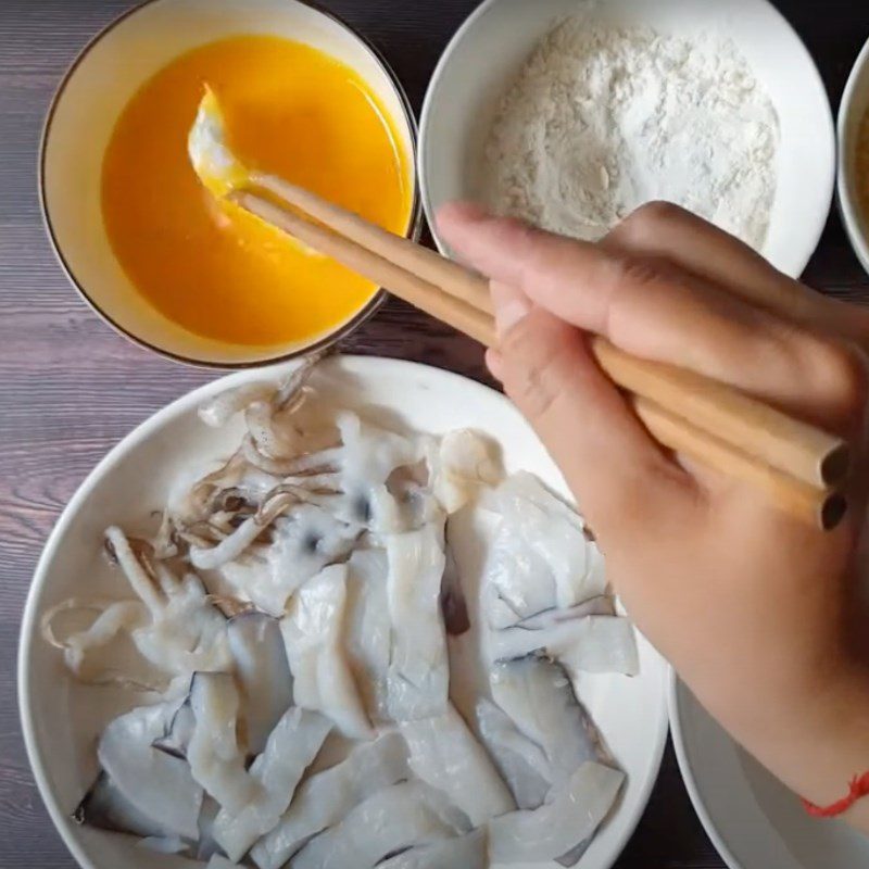 Step 2 Dip the squid Fried squid