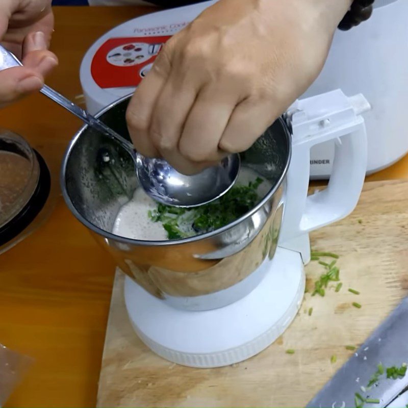 Step 2 Blend the ingredients Lemongrass cilantro sauce