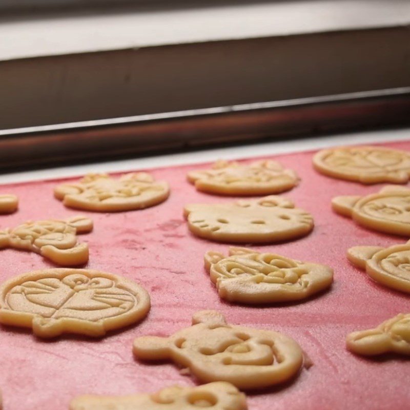 Step 3 Baking the animal-shaped butter cookies