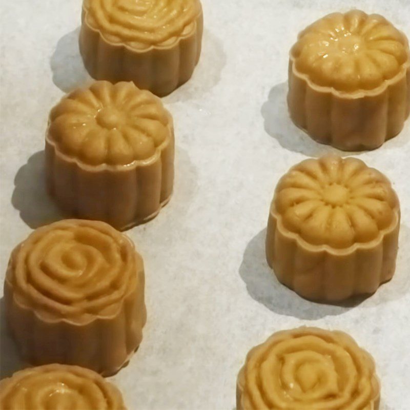 Step 5 Baking Cake Mooncake for Diabetics with Coffee Filling