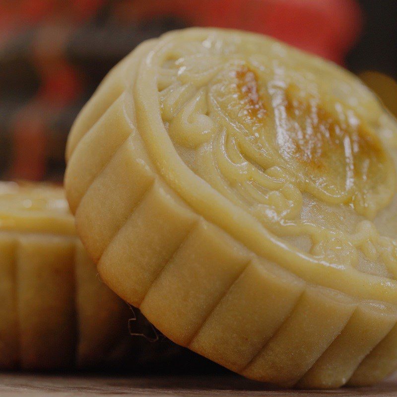 Step 6 Finished Product Mooncake with mung bean filling made in a rice cooker