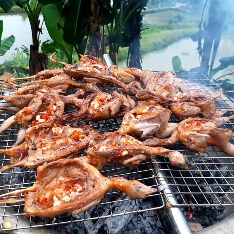 Step 3 Grilling quail Quail grilled with satay