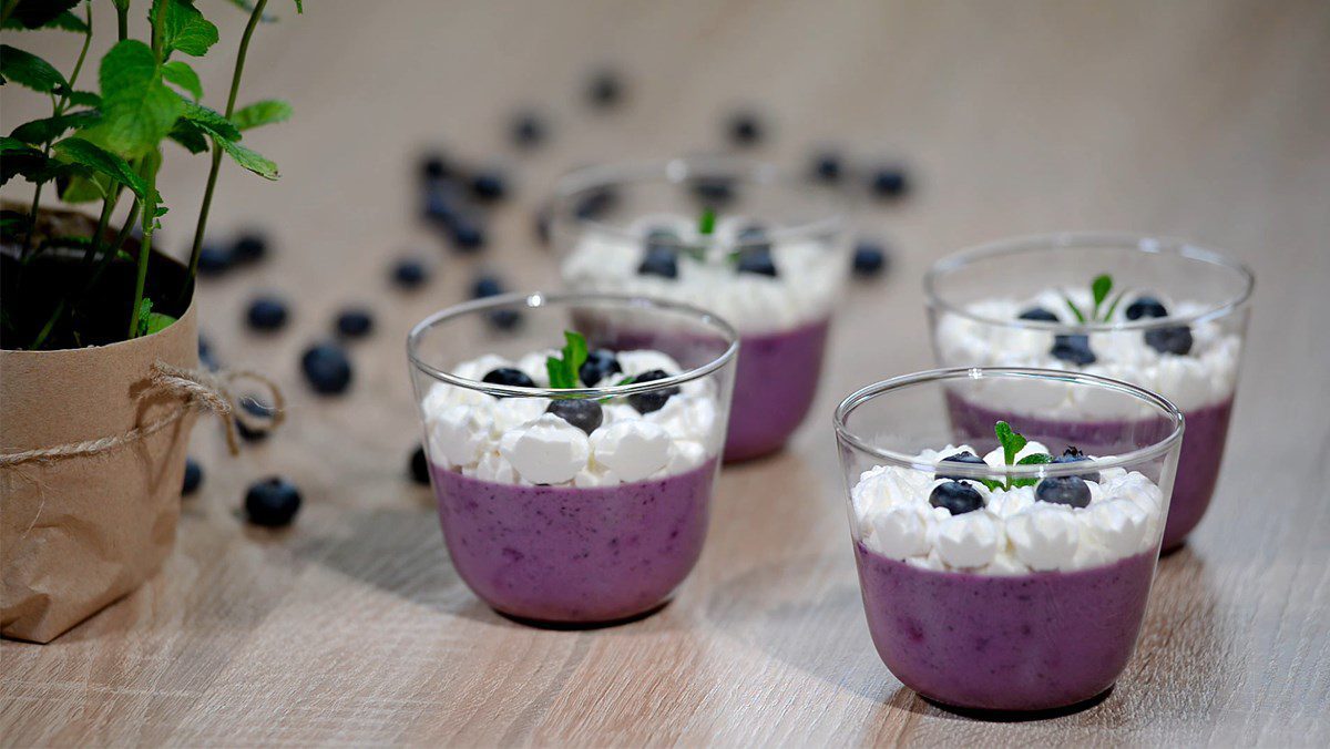 Blueberry panna cotta