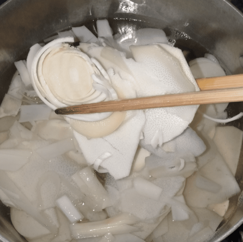 Step 1 Mash green beans for Green Bean Cake