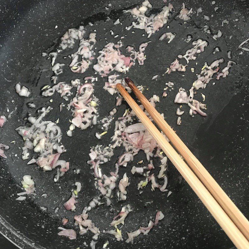 Step 2 Sautéing the filling for green bean filling tapioca cake