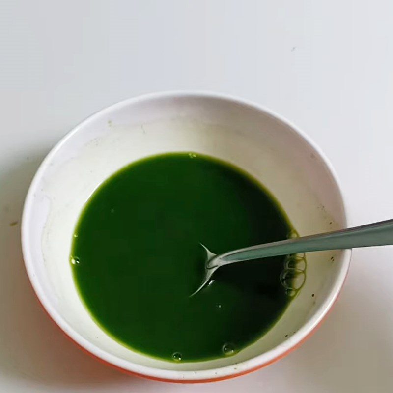 Step 1 Mix jelly powder, green tea powder, and squeeze orange Green Tea Jelly Mooncake with Salted Egg Yolk Filling