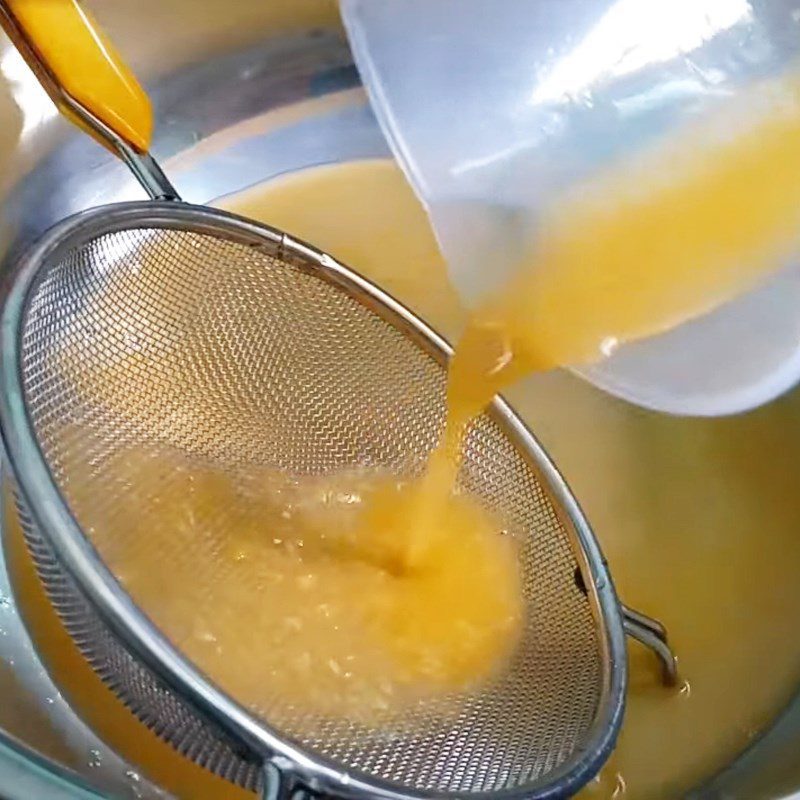 Step 1 Mix jelly powder, green tea powder, and squeeze orange Mooncake jelly with green tea and salted egg yolk