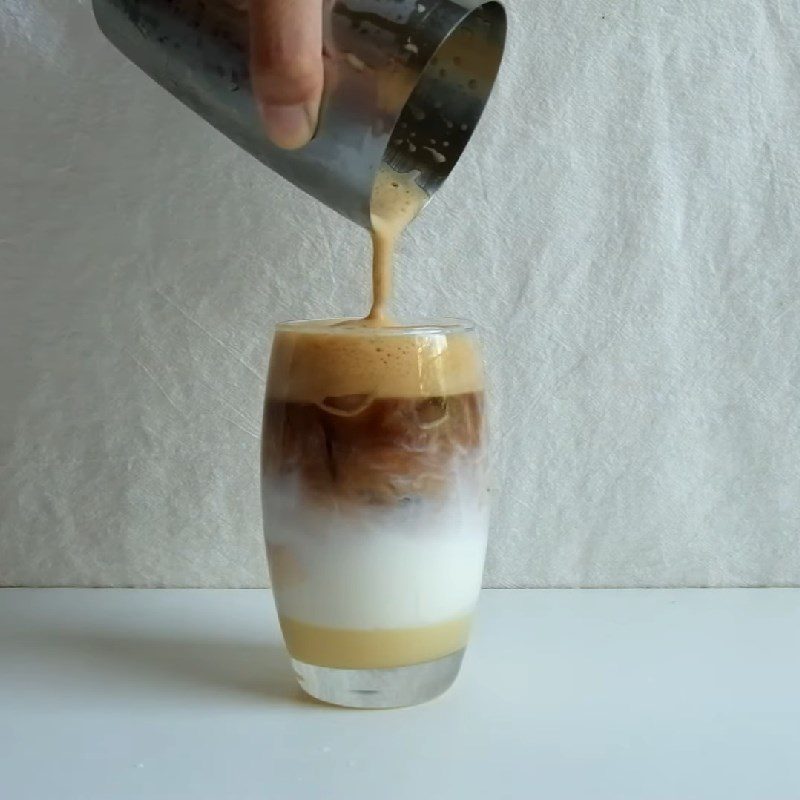 Step 3 Make coconut milk coffee 3 layers