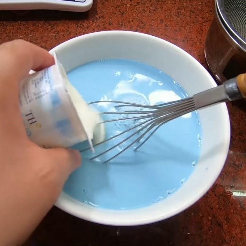 Step 2 Mix yogurt mixture Blue butterfly pea yogurt from dried flowers