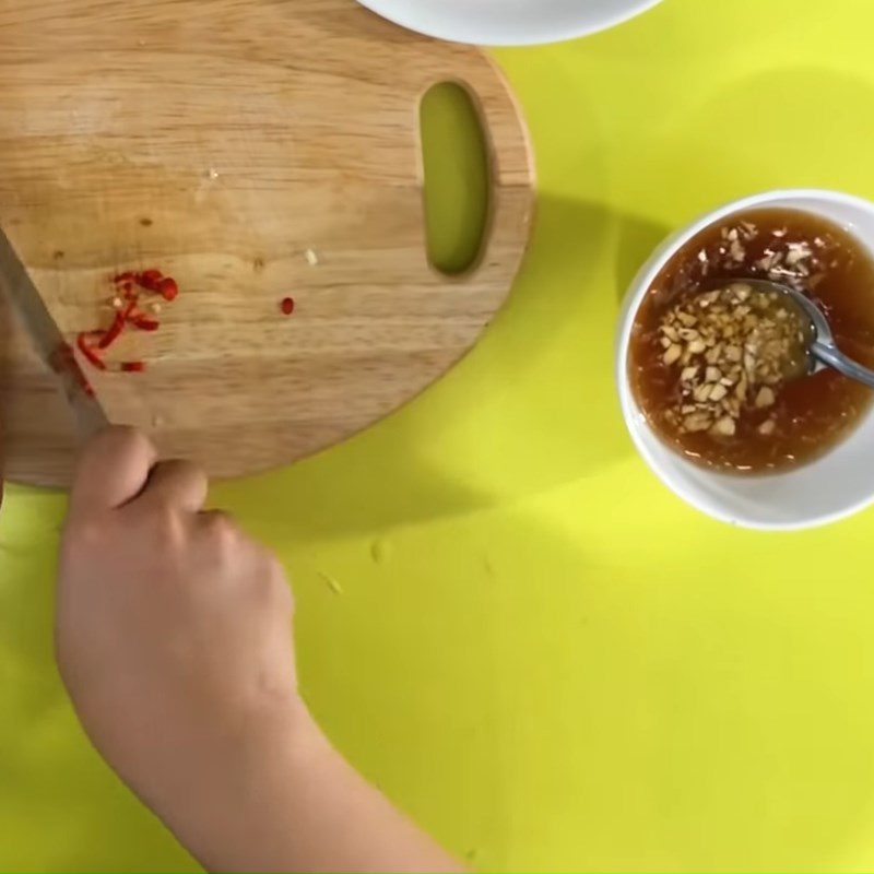 Step 4 Making the dipping sauce for crispy fried fish