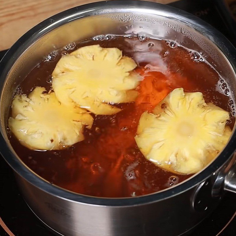 Step 2 Make the dipping sauce for grilled meat vermicelli Sweet and sour garlic chili dipping sauce