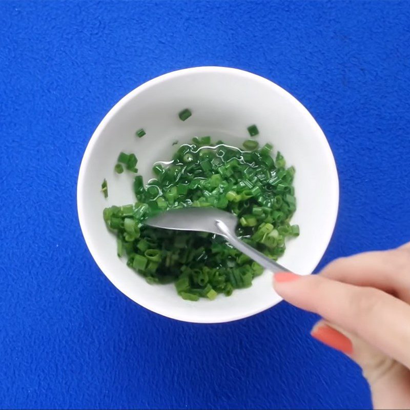 Step 4 Make fish sauce and scallion oil for broken rice with braised ribs