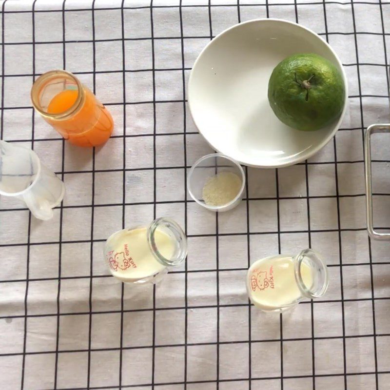 Step 2 Mix and pour milk pudding into molds for Orange Pudding