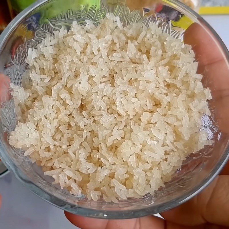 Step 1 Drying rice Fried rice with fish sauce