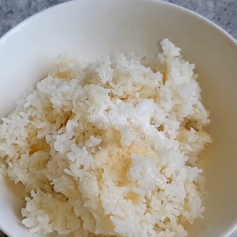 Step 1 Drying the rice for Fish Sauce Fried Rice