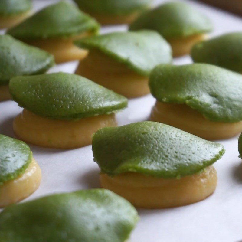 Step 4 Coating with crispy dough and baking Green tea cream puff with green tea filling