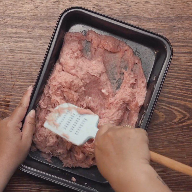 Step 6 Mixing and wrapping the sausage for Vietnamese pork sausage using a blender