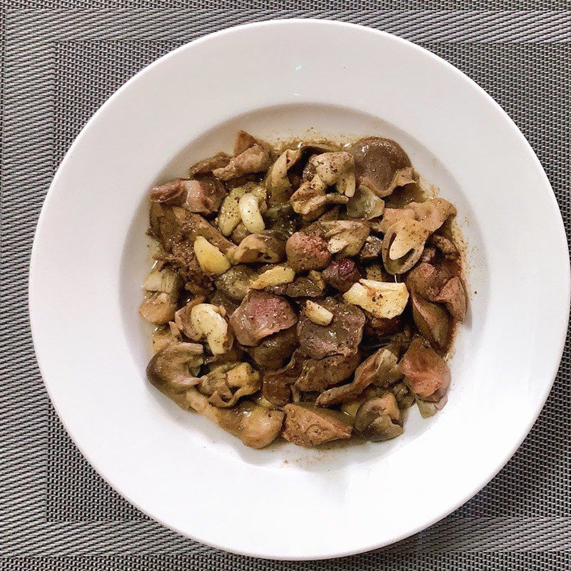 Step 3 Final Product Stir-fried entrails with straw mushrooms