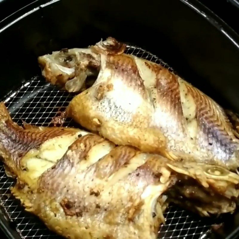 Step 3 Frying Fish Frying fish with an air fryer