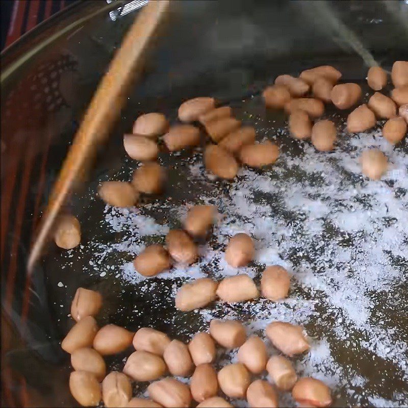 Step 3 Roast peanuts Thai-style mango salad with catfish