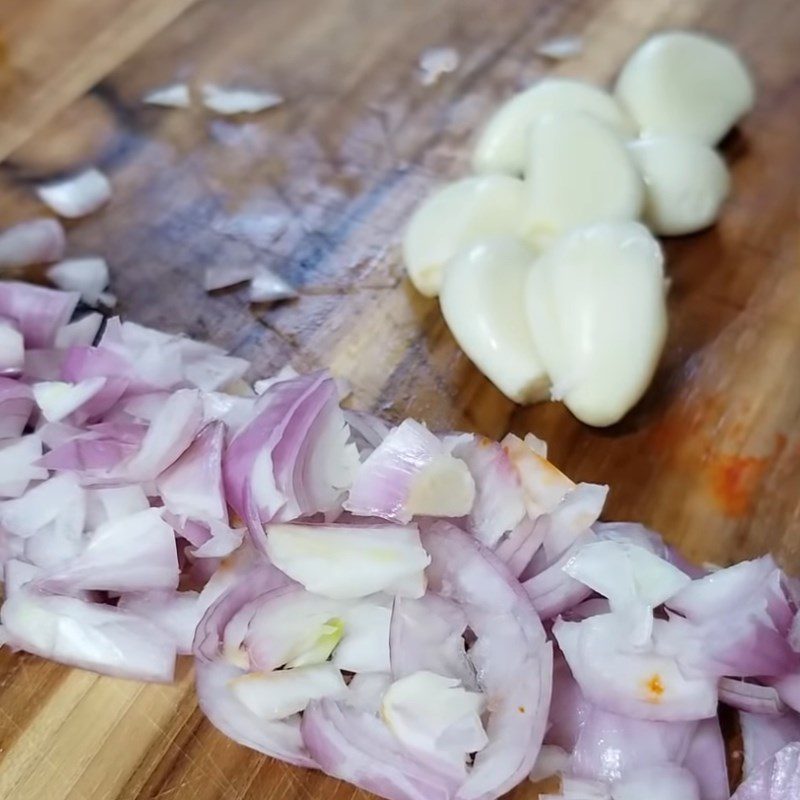 Step 5 Frying seasoning for pig intestines