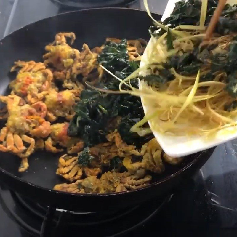 Step 4 Fried shrimp with betel leaves and lemongrass Fried shrimp with betel leaves