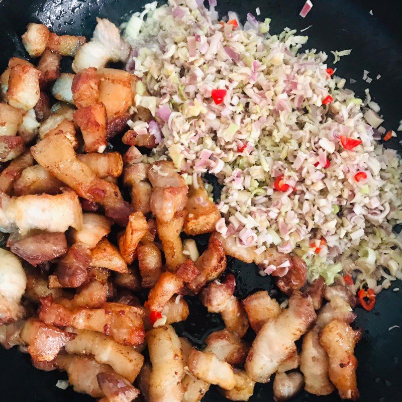 Step 2 Stir-fried lemongrass and chili pork - stir-fried belly pork with lemongrass and chili