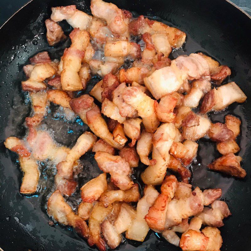 Step 2 Stir-frying lemongrass and chili Pork - stir-fried pork belly with lemongrass and chili