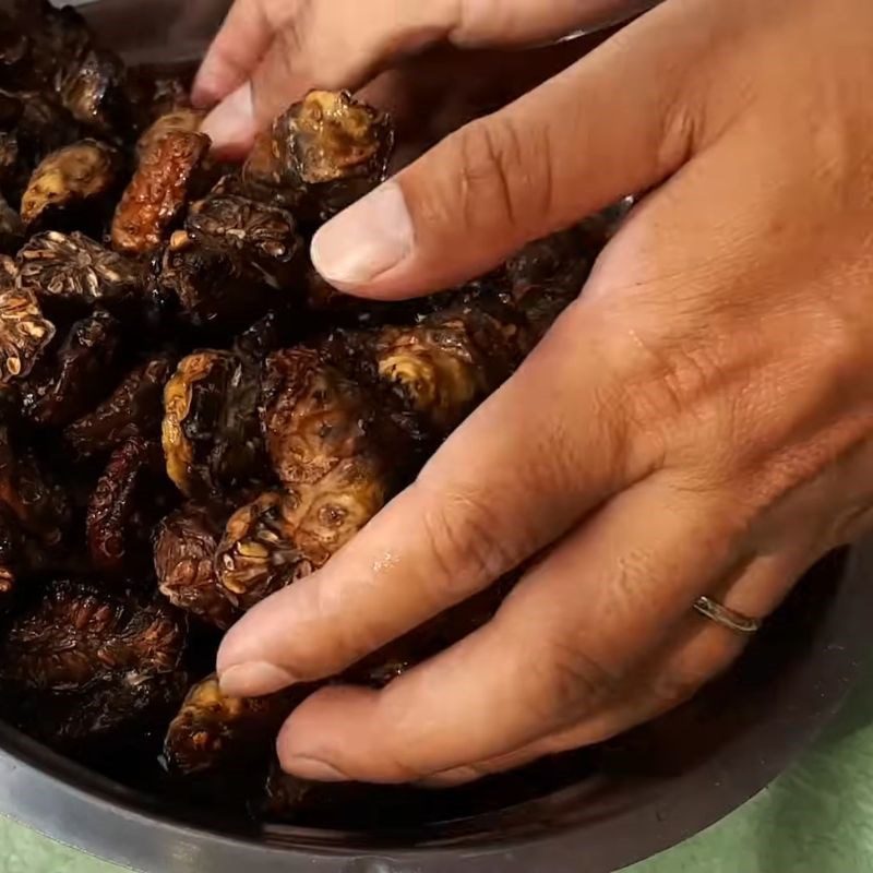 Step 5 Wash the noni How to soak noni in alcohol