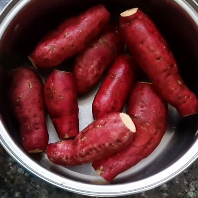 Step 2 Arrange the sweet potatoes in the pot Boiled Sweet Potatoes