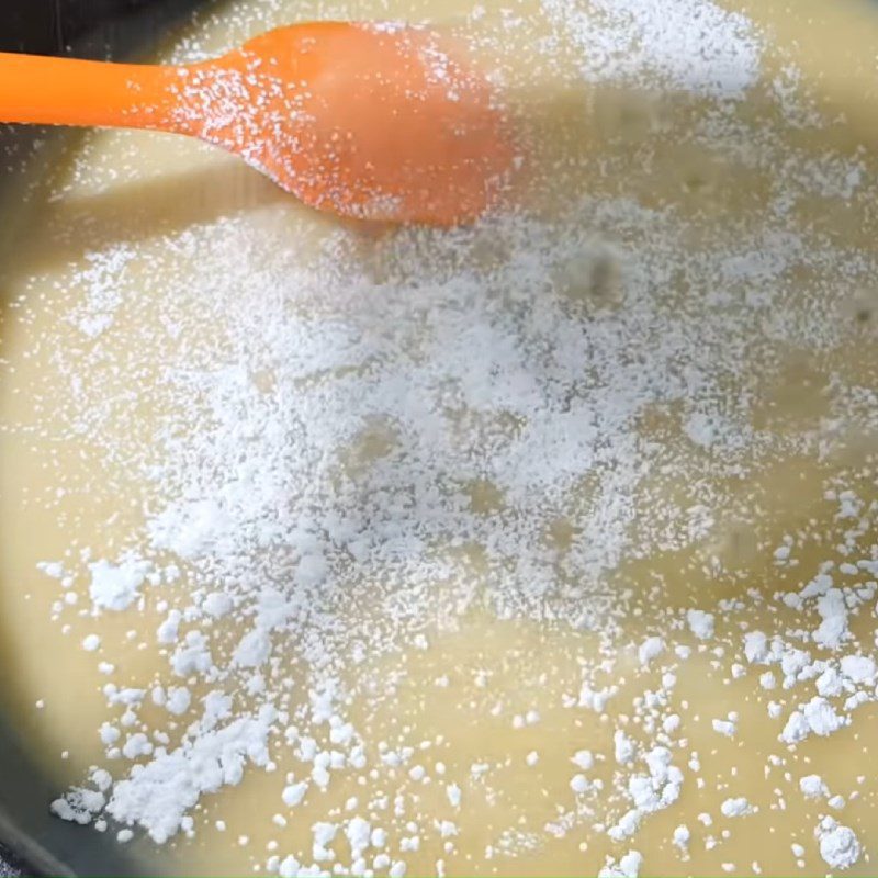 Step 2 Cook mung bean filling for the chewy cake made from glutinous rice flour with mung bean filling